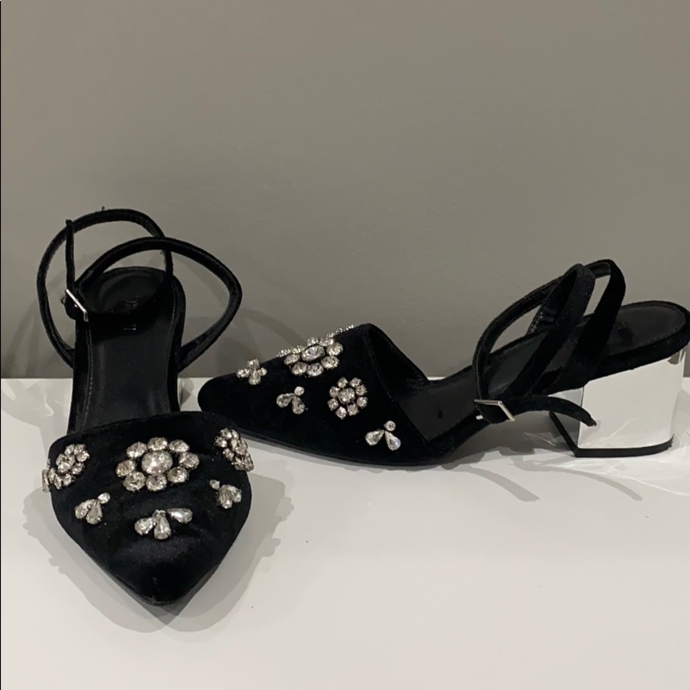 Pointed Sandals with Rhinestones
